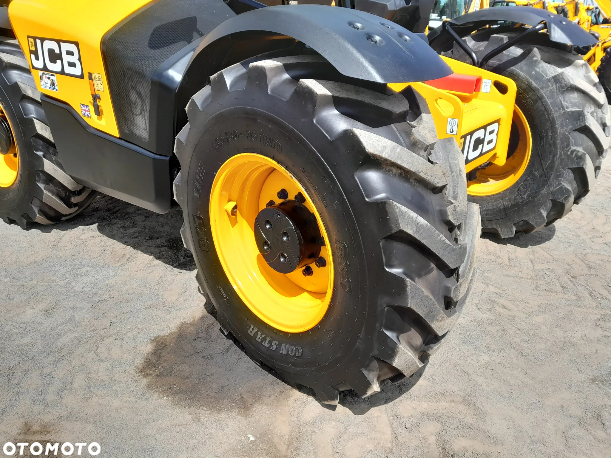 JCB 560-80 - 16