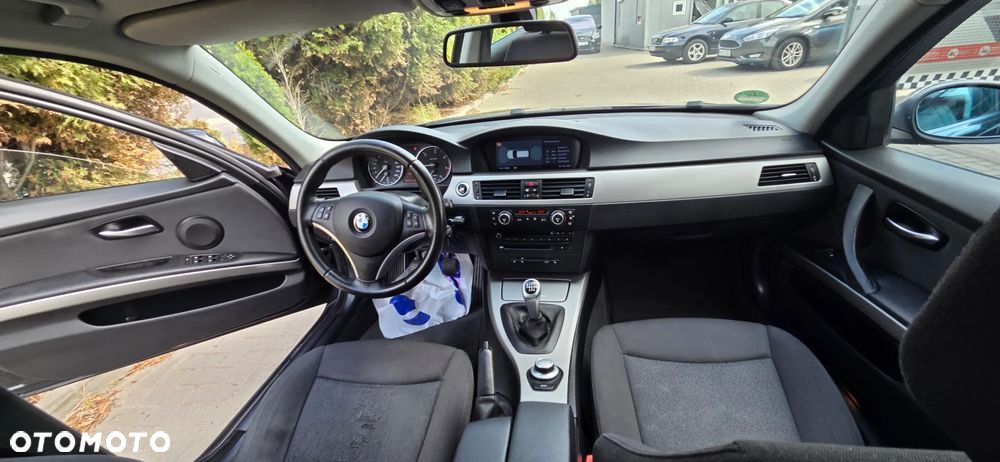 BMW Seria 3 320d DPF - 35
