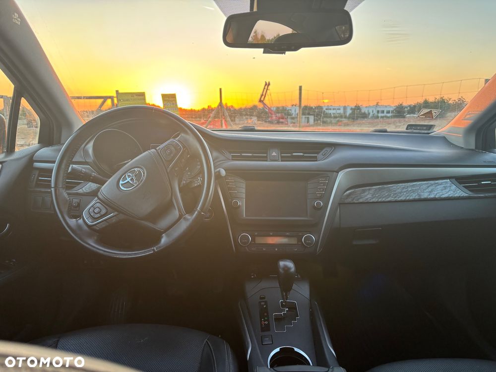 Toyota Avensis - 8