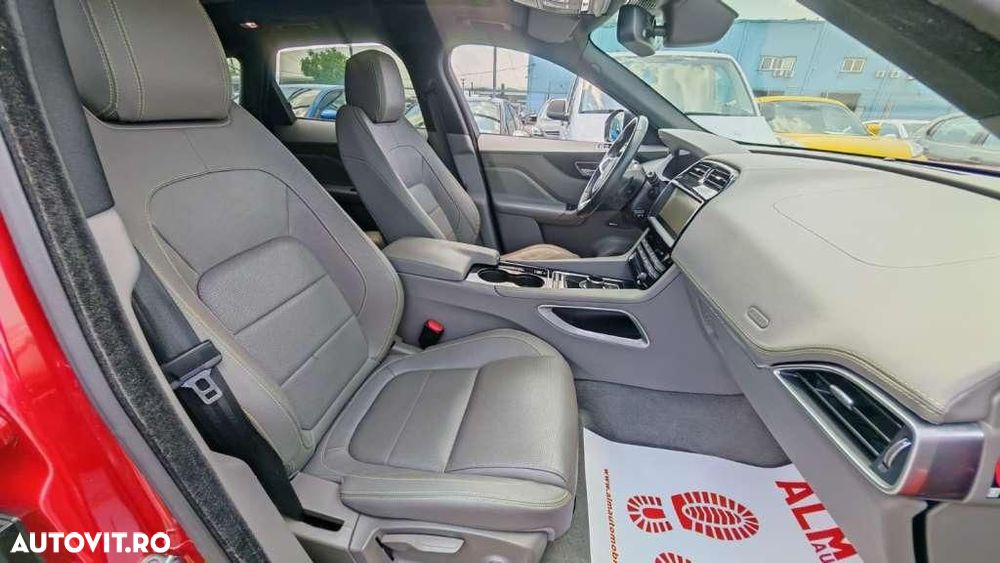 Jaguar F-Pace - 13
