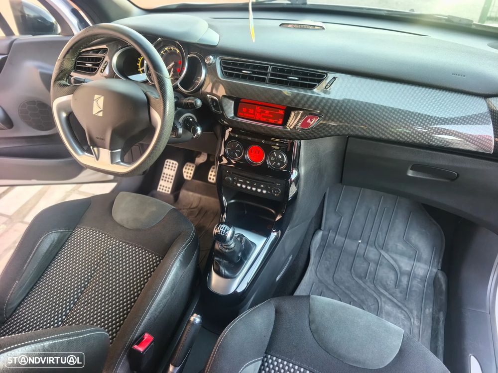 Citroën DS3 1.6 e-HDi Airdream Sport Chic - 11