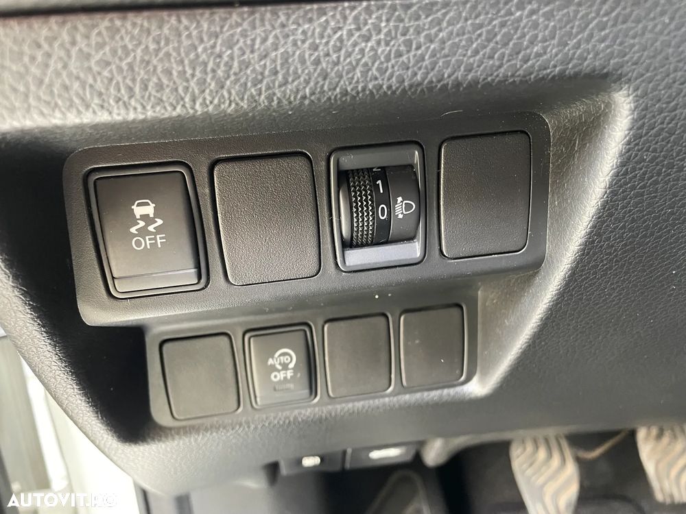 Nissan Qashqai 1.5 DCI Start/Stop N-Connecta - 16
