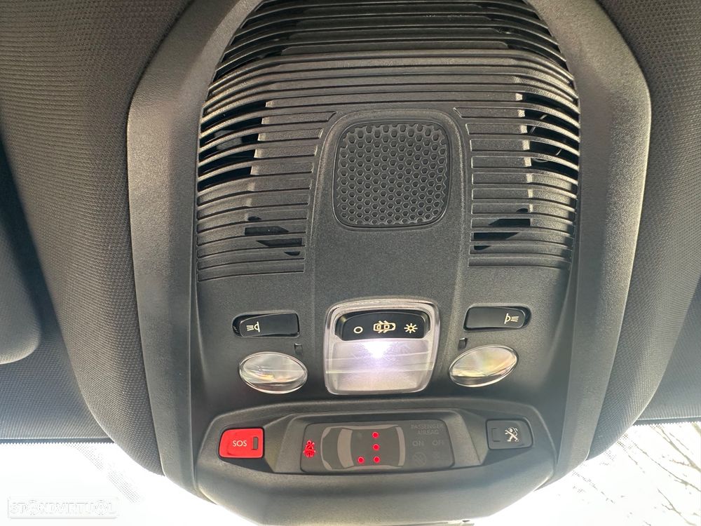 Peugeot 3008 1.6 Hybrid4 GT Line e-EAT8 - 30