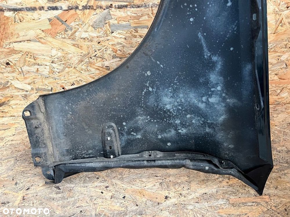 BŁOTNIK prawy MERCEDES W203 CLC Kod lakieru: C197 - 11