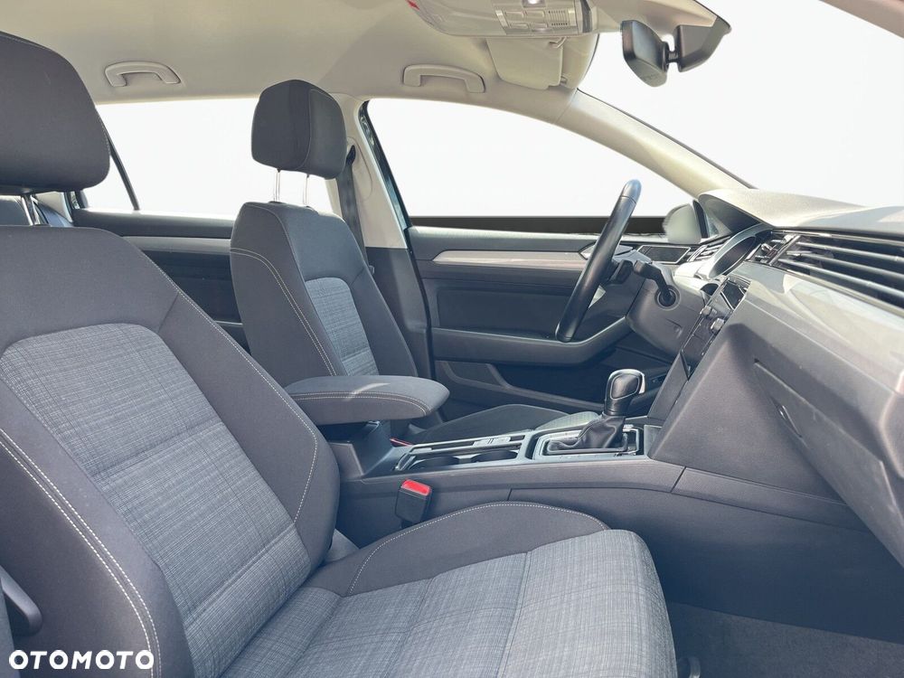 Volkswagen Passat Variant - 23