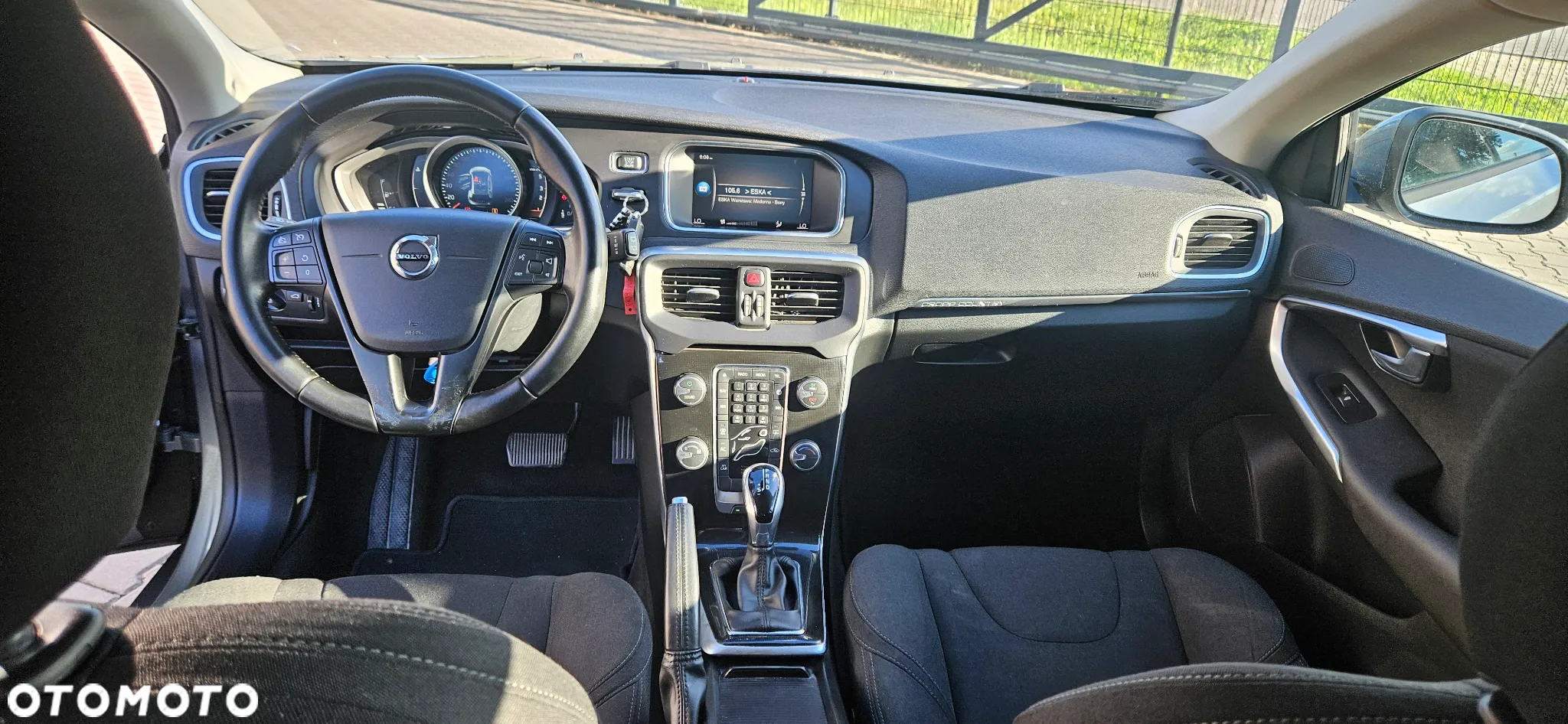 Volvo V40 Cross Country - 10