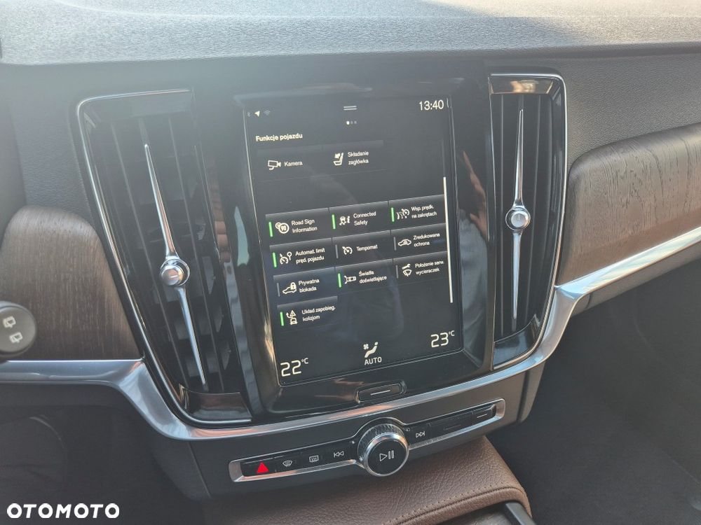 Volvo V90 Cross Country D5 AWD Pro - 17