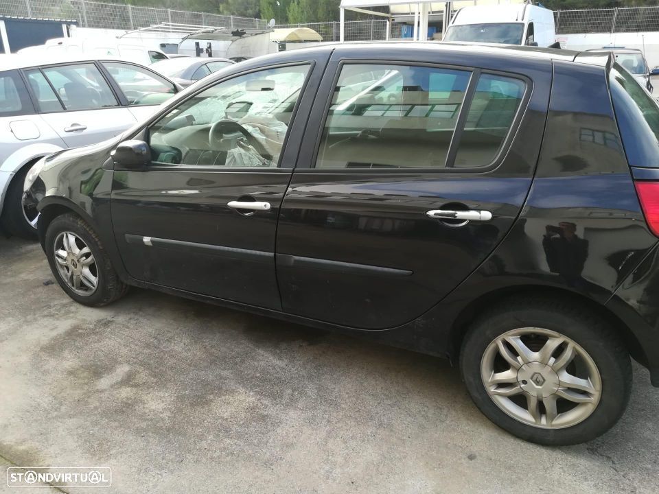 Renault Clio III 1.5 DCI de 2008 para peças - 3