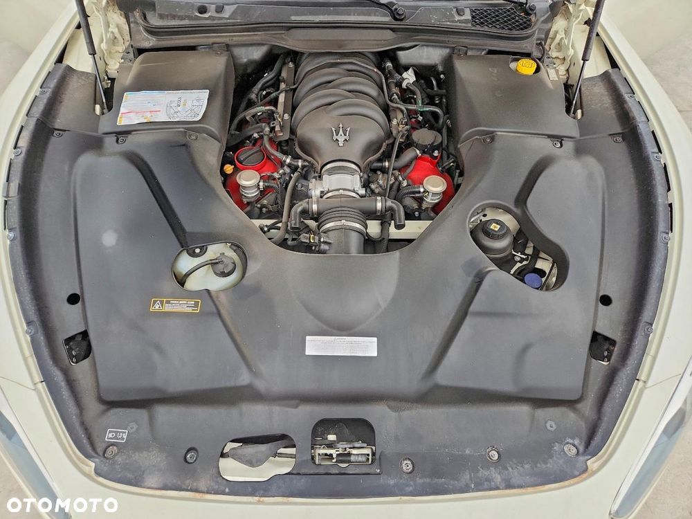 Maserati GranTurismo S - 11