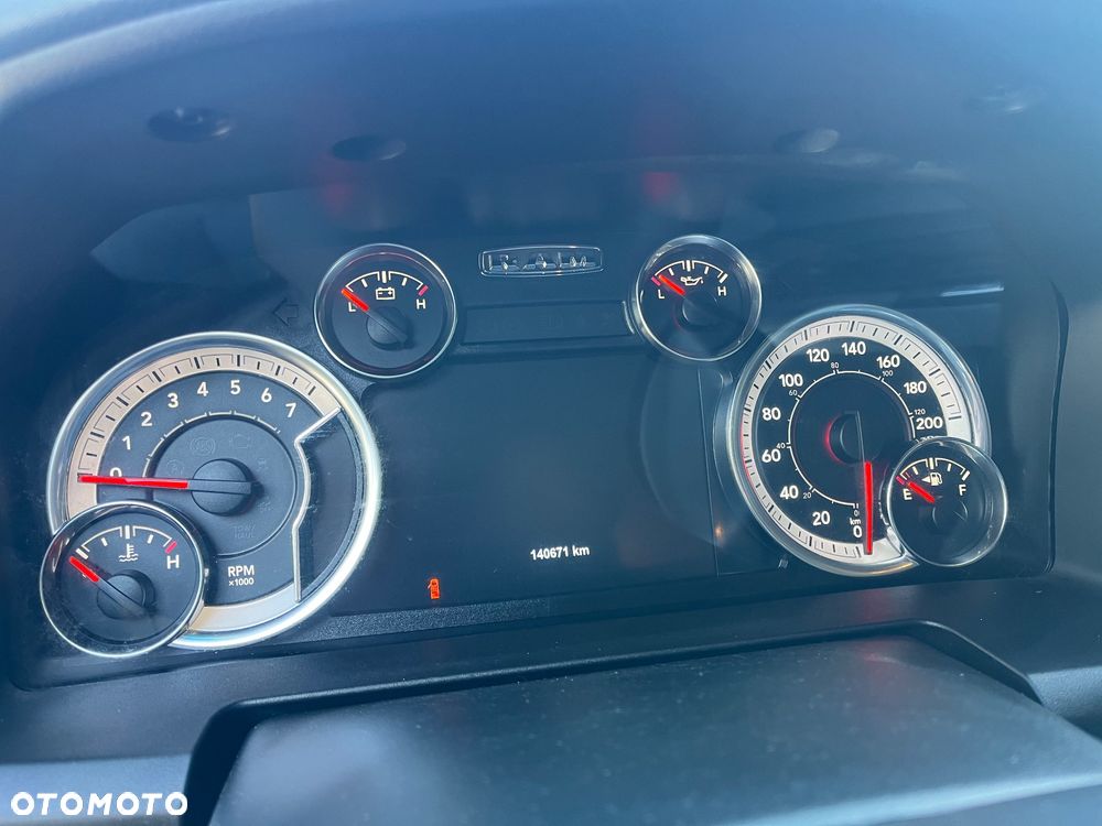 RAM 1500 5.7 Crew Cab Bighorn - 23