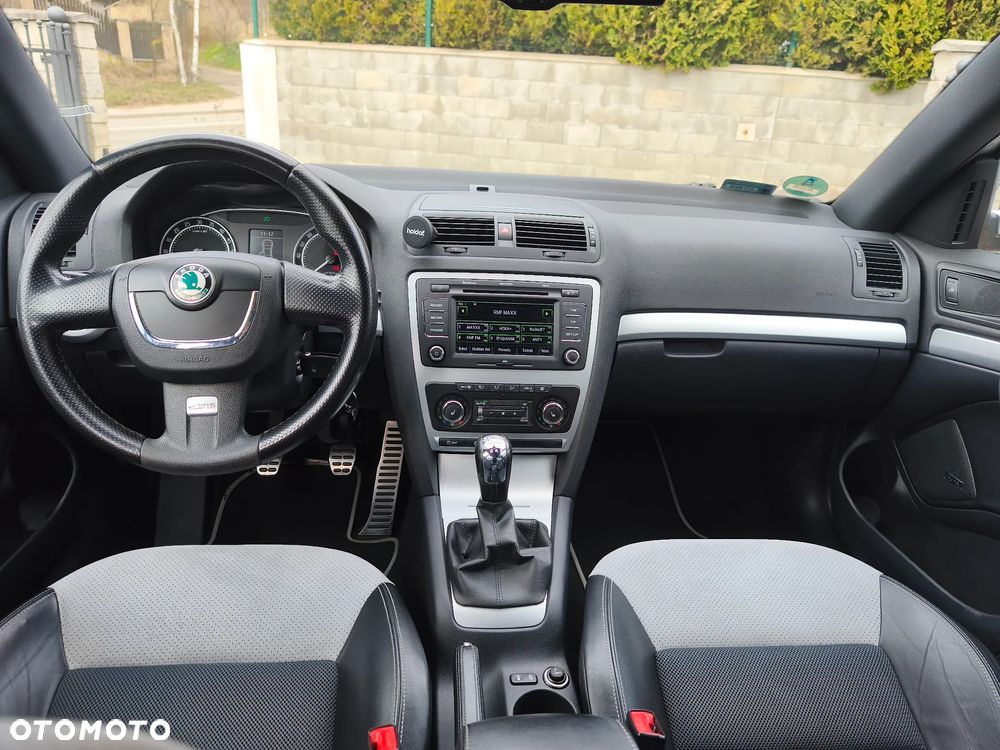 Skoda Octavia 2.0 TDI DPF RS - 25