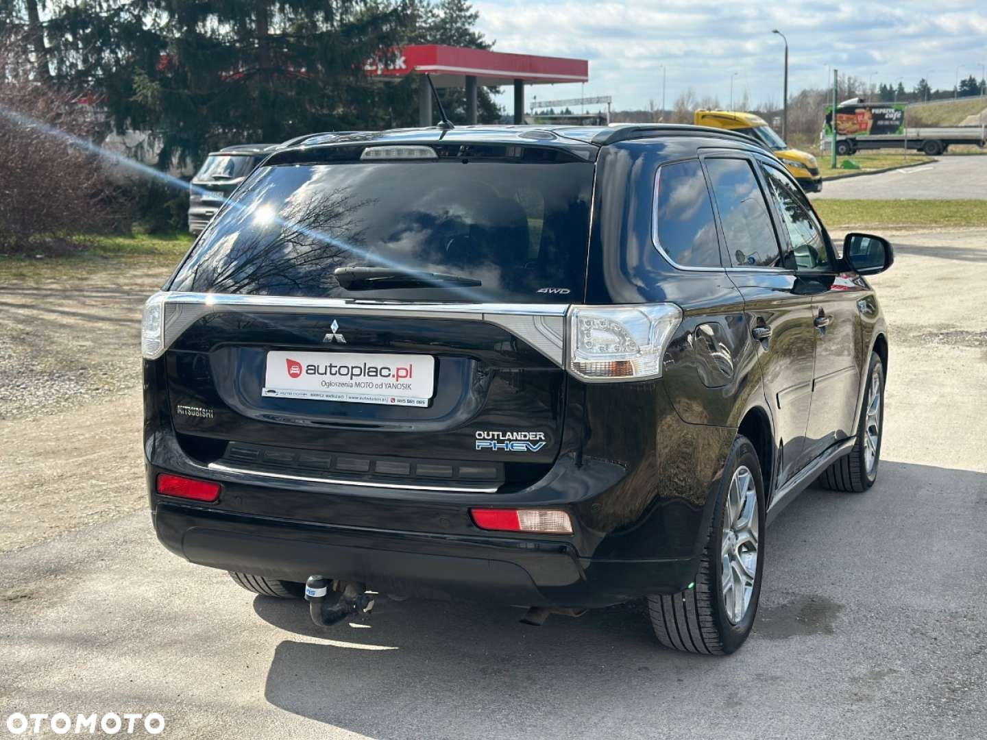 Mitsubishi Outlander - 11