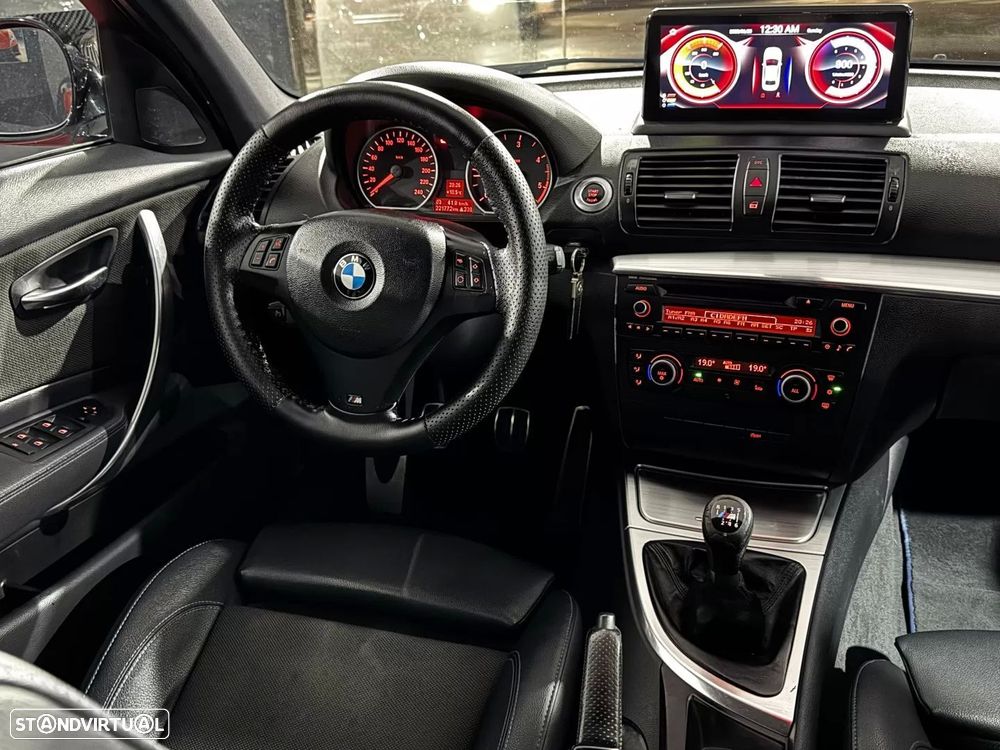 BMW 118 d Pack M - 11