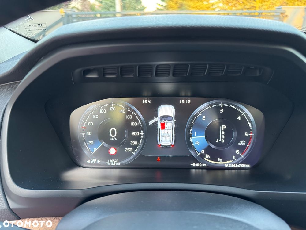 Volvo XC 90 D5 SCR AWD Inscription 7os - 28