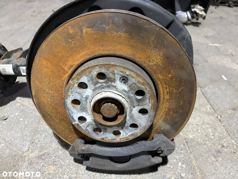 McPherson zwrotnica lewa Skoda Octavia III 2.0 TDI 150km DSG 2019r 5Q0413023 - 5