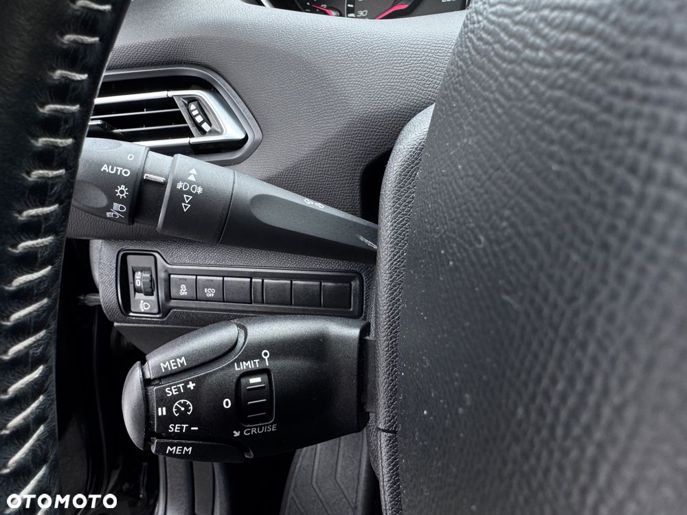 Peugeot 308 PureTech 130 GPF Stop & Start Active Business-Paket - 19