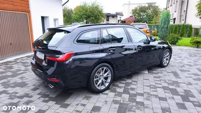 BMW Seria 3 320d Sport Line - 3
