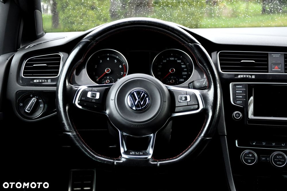 Volkswagen Golf 2.0 TSI BMT GTI - 38