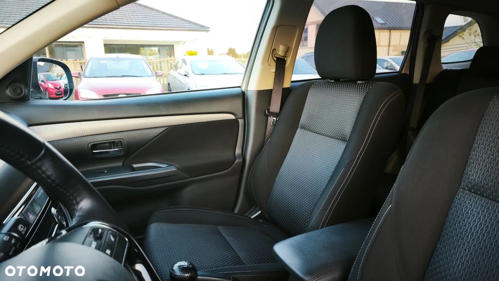 Mitsubishi Outlander - 19
