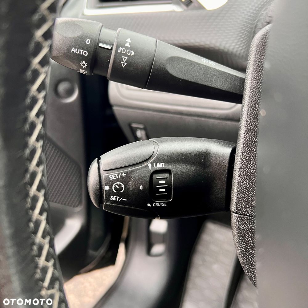 Peugeot 208 82 PureTech Style - 18