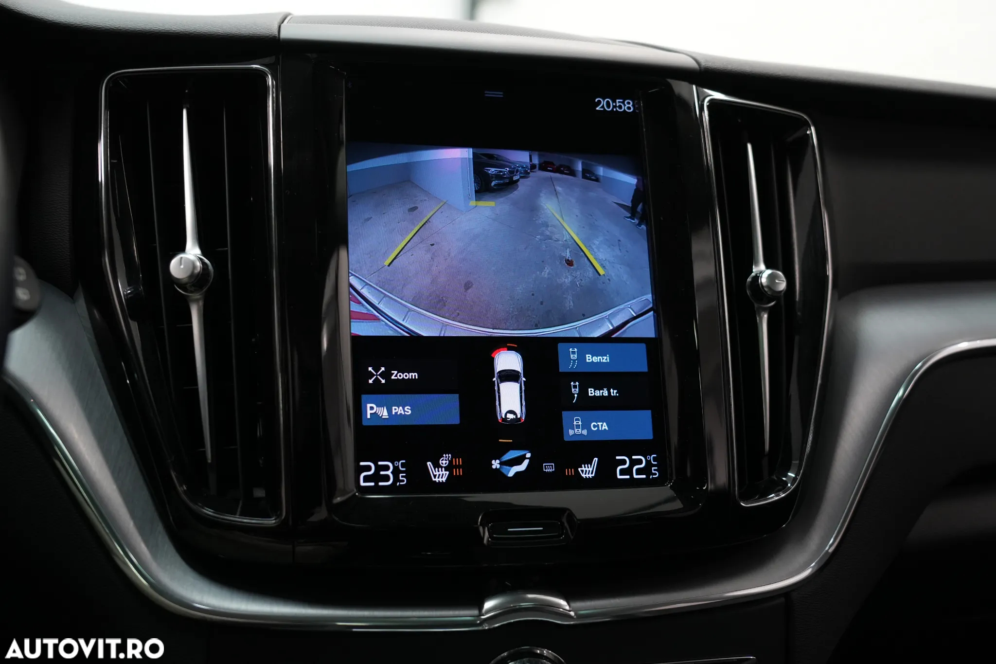 Volvo XC 60 B4 D AWD Geartronic Momentum Pro - 25