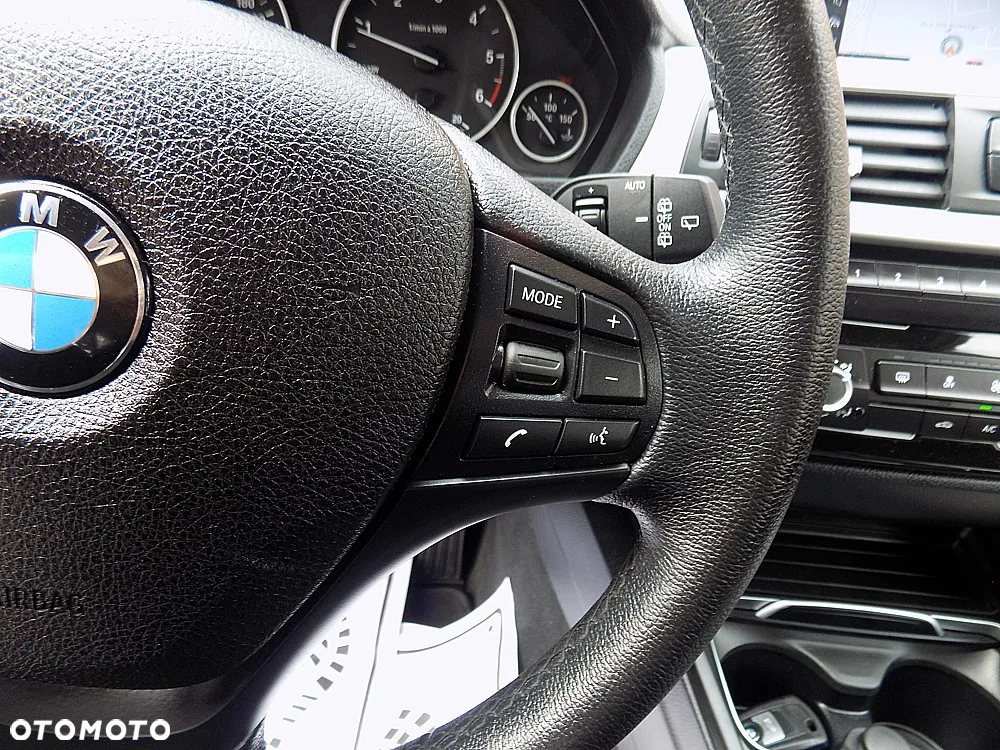 BMW Seria 3 316d Touring - 13