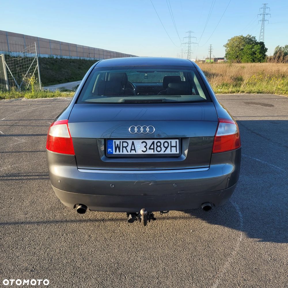 Audi A4 Limousine - 5