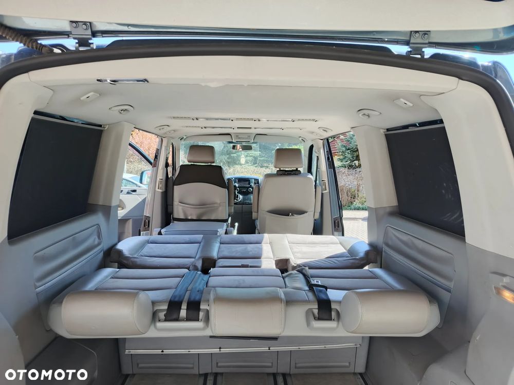 Volkswagen Multivan - 13