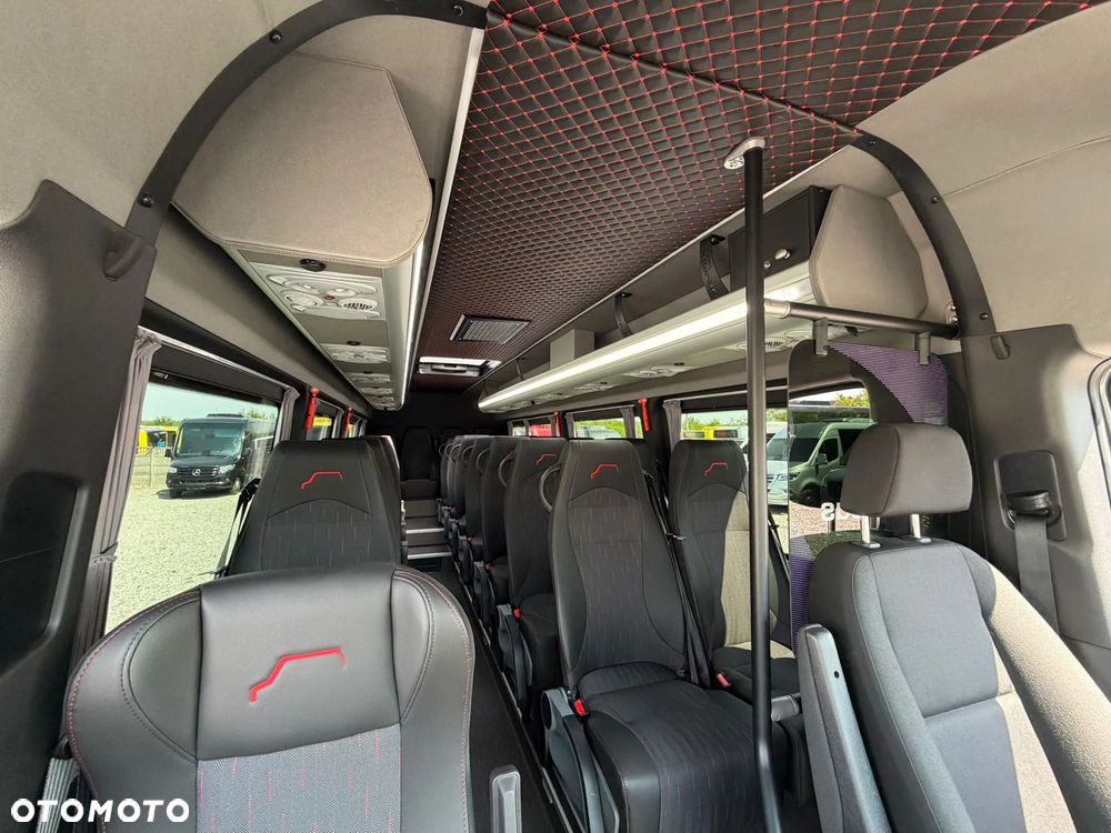 Mercedes-Benz Sprinter 519 - 19