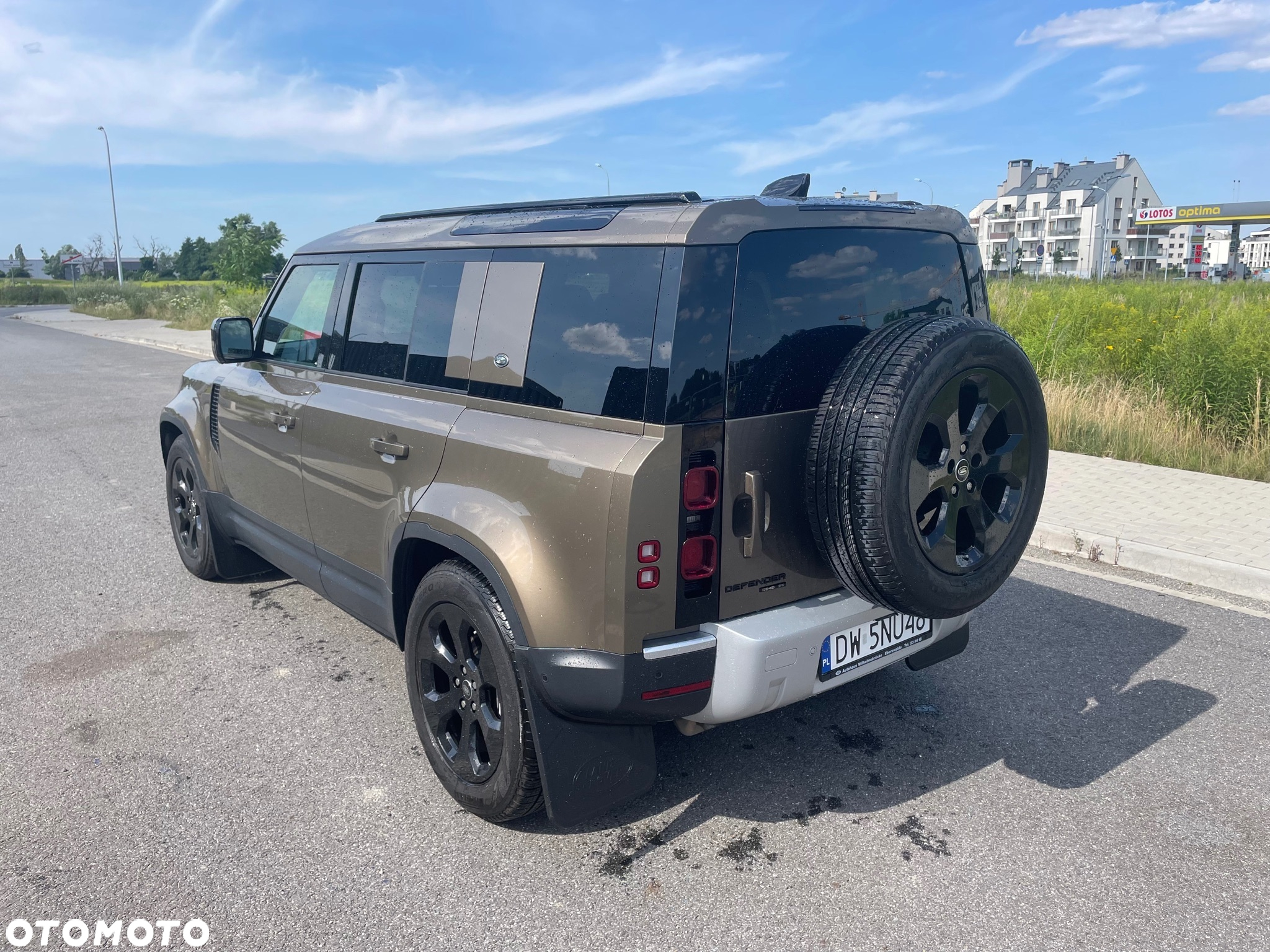 Land Rover Defender 110 2.0 D240 SE - 2