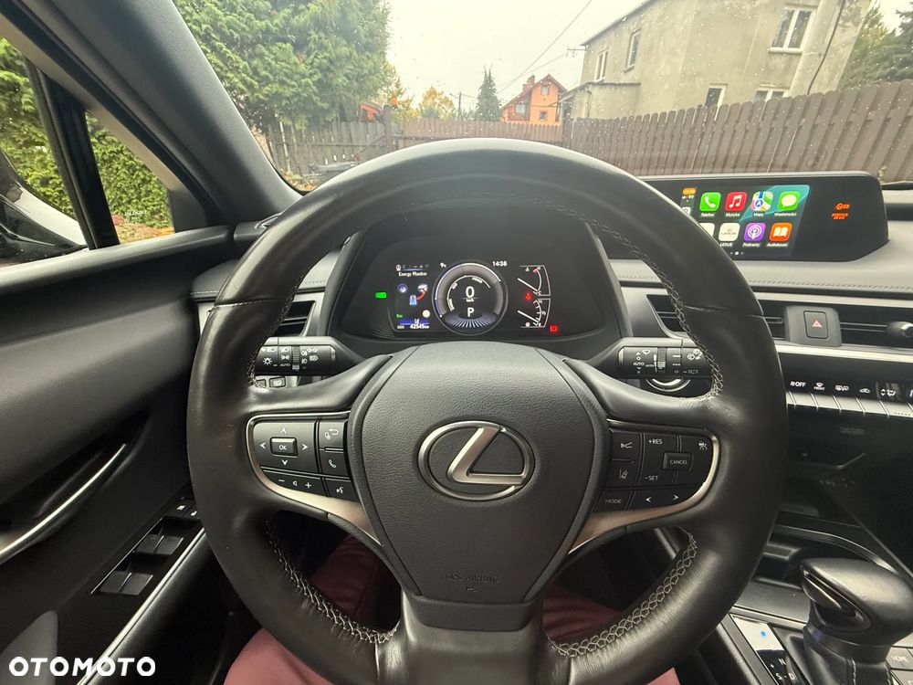 Lexus UX - 18
