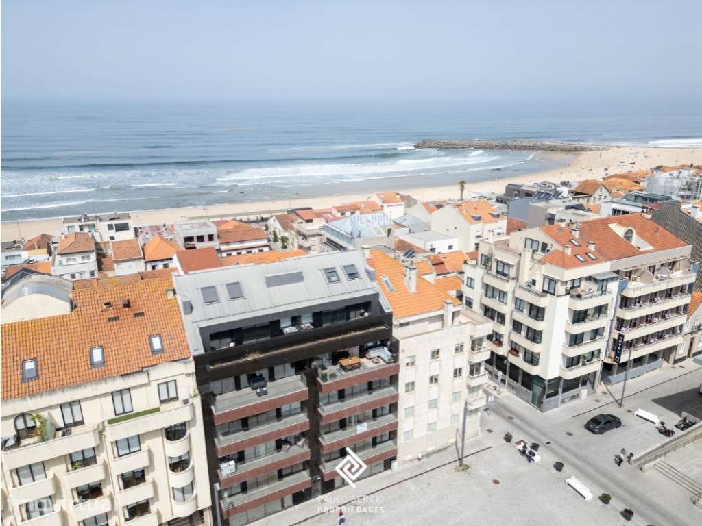 Arrenda-se novíssimo T1 mobilado no Centro de Espinho a 300m da Pra... - Grande imagem: 2/13