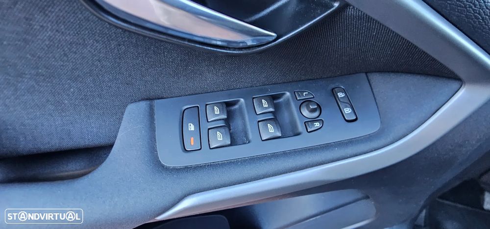Volvo V40 2.0 D2 Momentum - 17