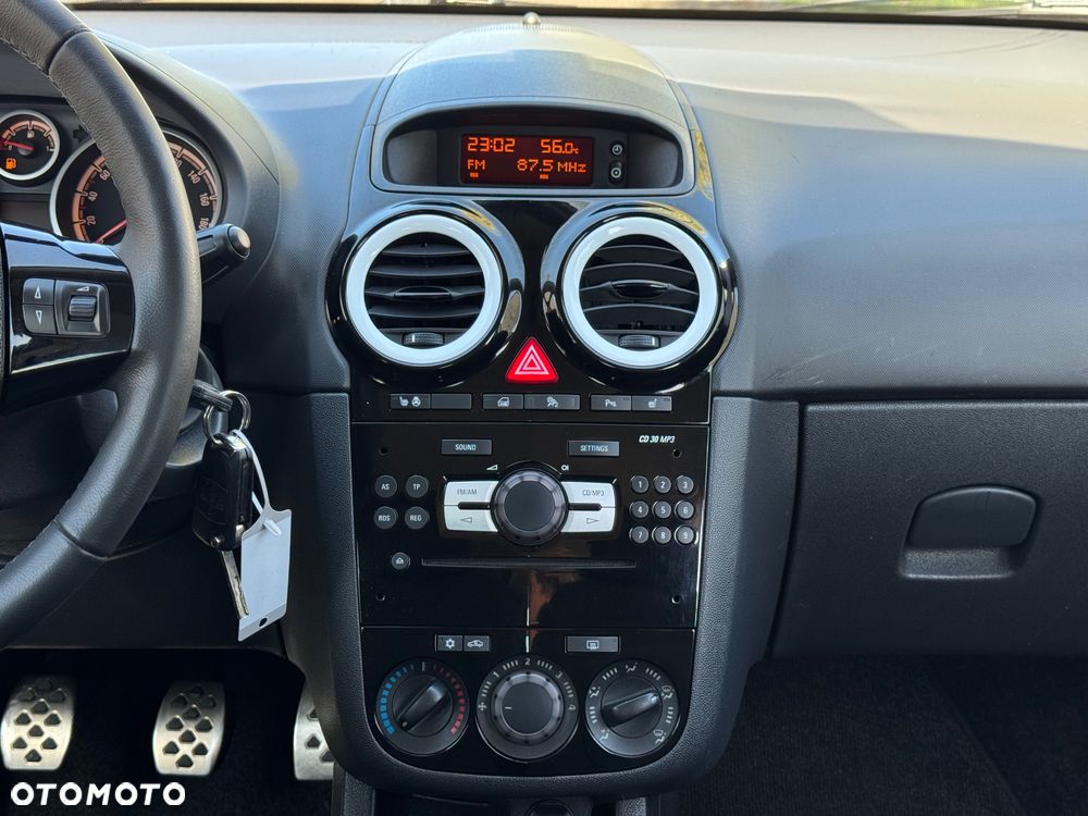 Opel Corsa 1.4 16V Graphite - 11