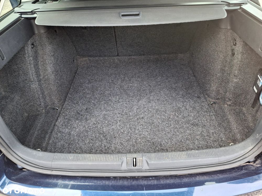 Skoda Octavia 1.6 TDI DPF Ambiente - 35