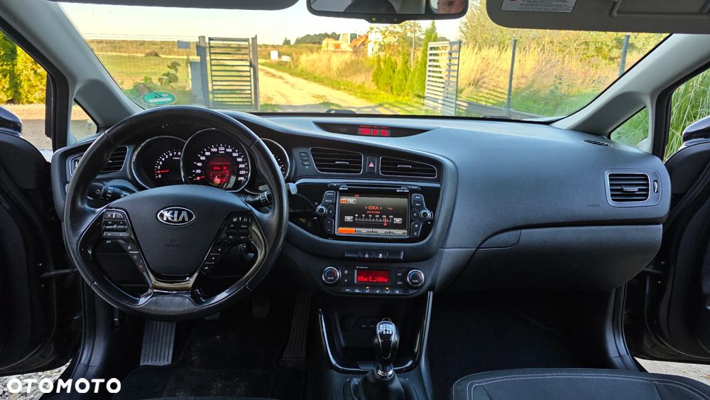 Kia Ceed - 11