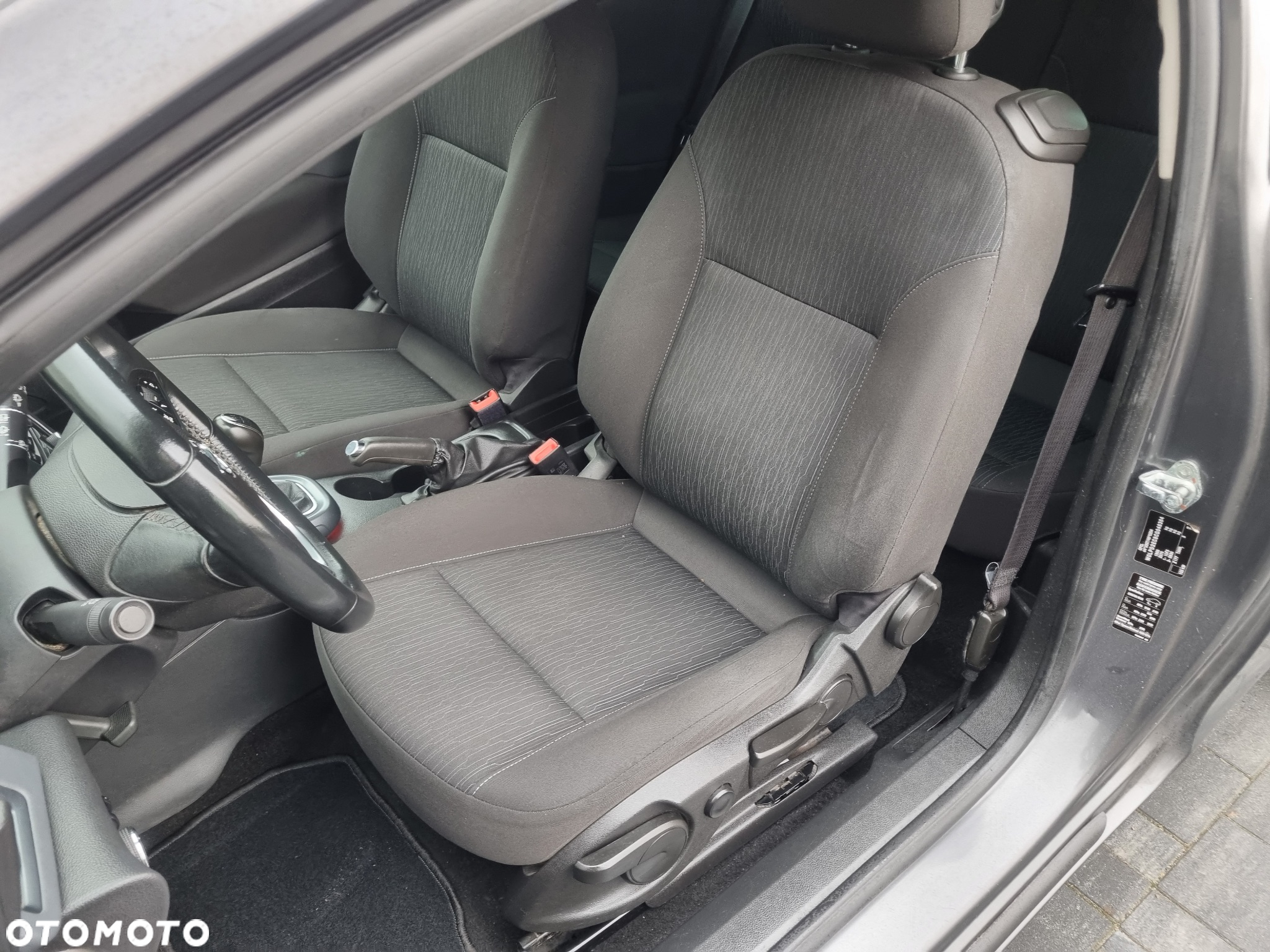 Opel Astra GTC 1.4 Turbo - 13