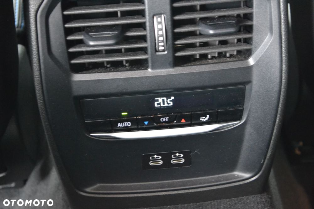 BMW Seria 3 330i M Sport sport - 17