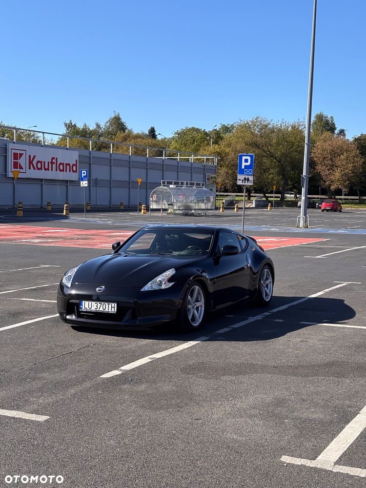 Nissan 370 Z - 2