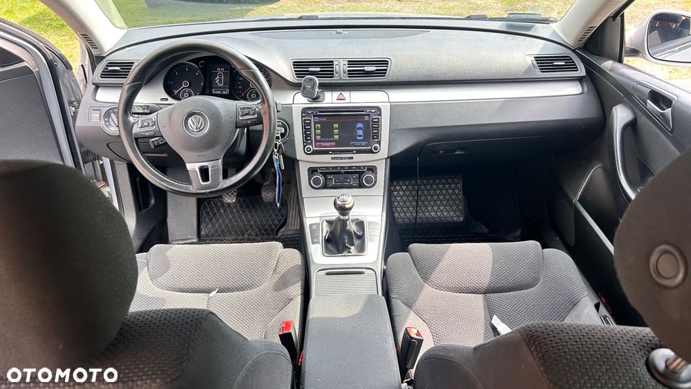 Volkswagen Passat 2.0 TDI DPF Comfortline - 11
