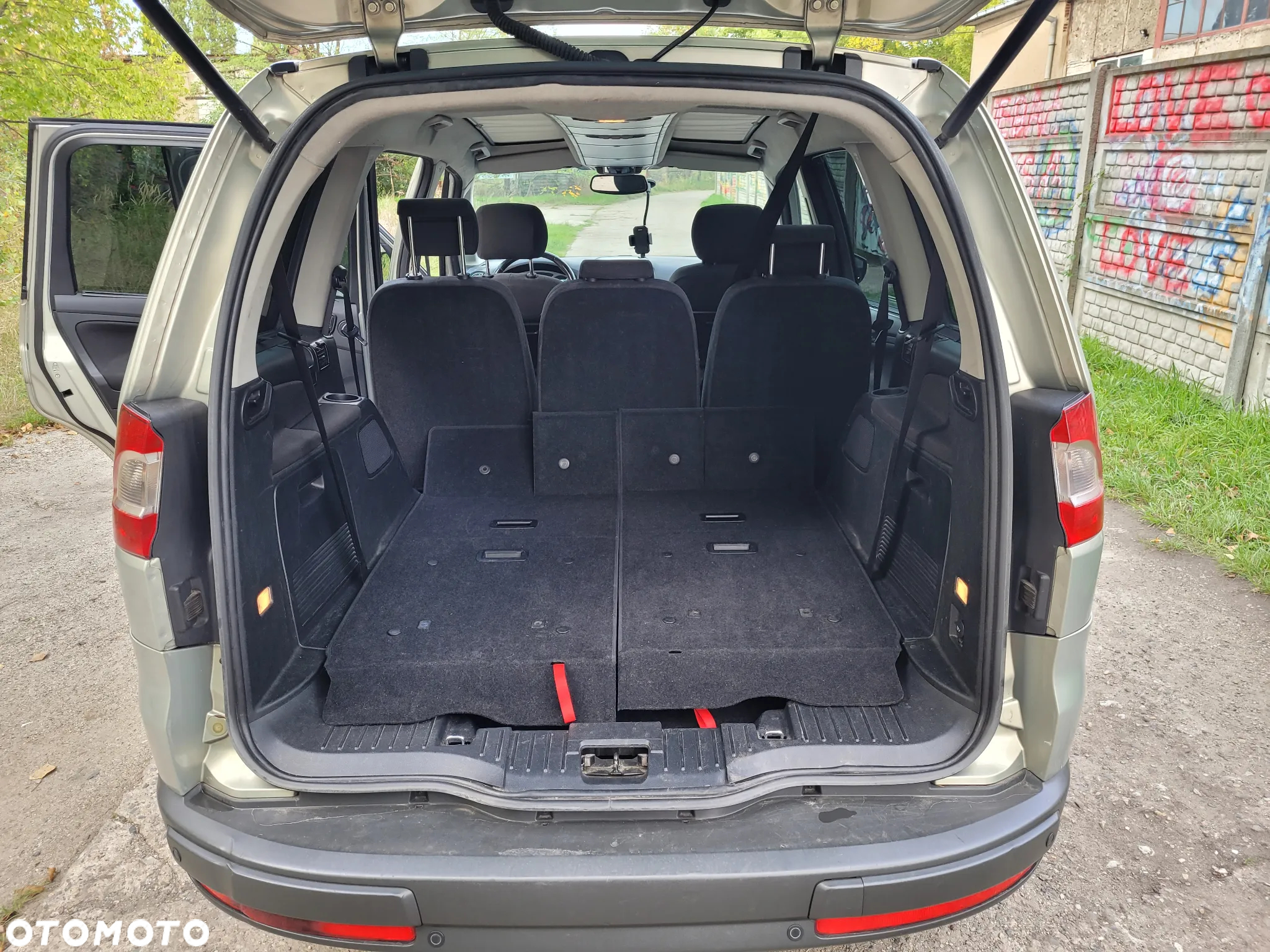 Ford Galaxy 2.0 TDCi Titanium - 13
