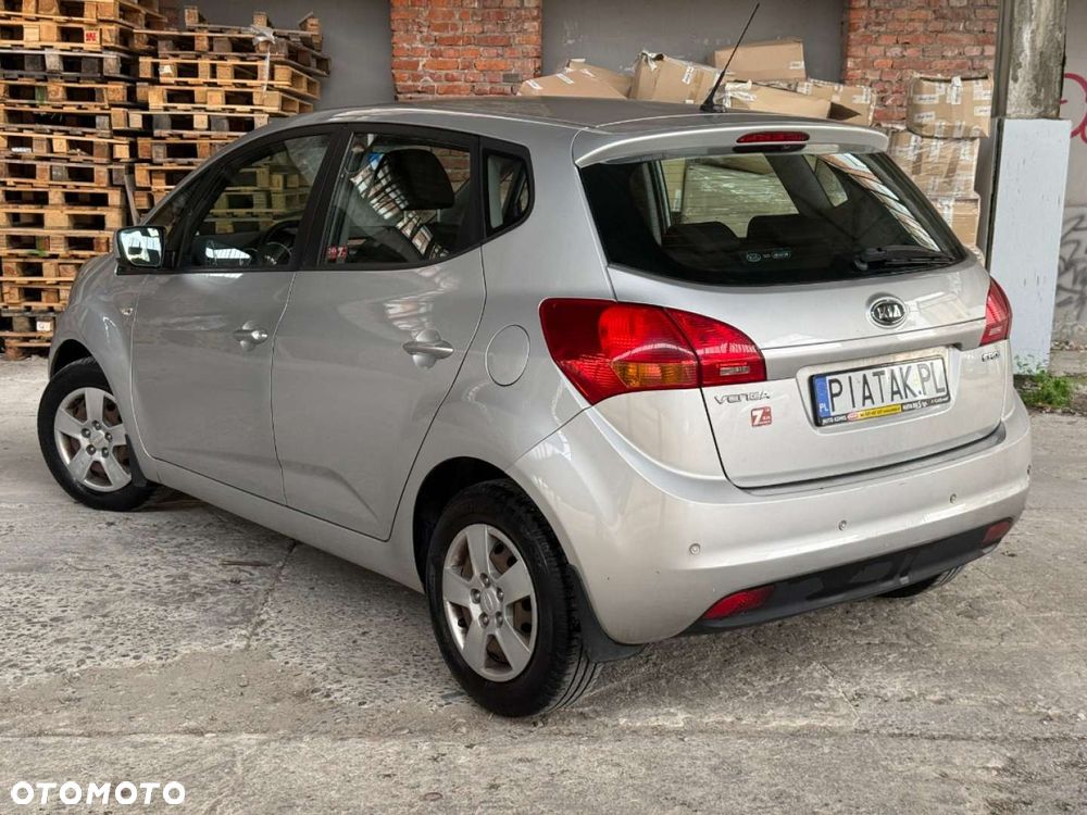 Kia Venga - 4