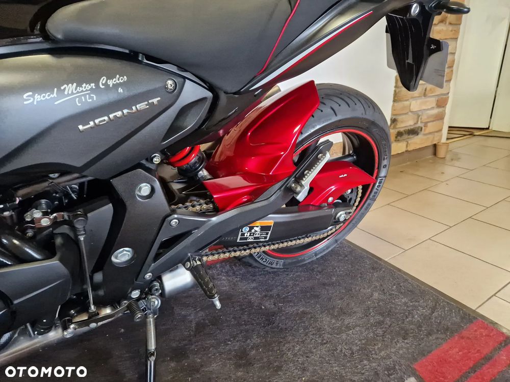 Honda Hornet - 19