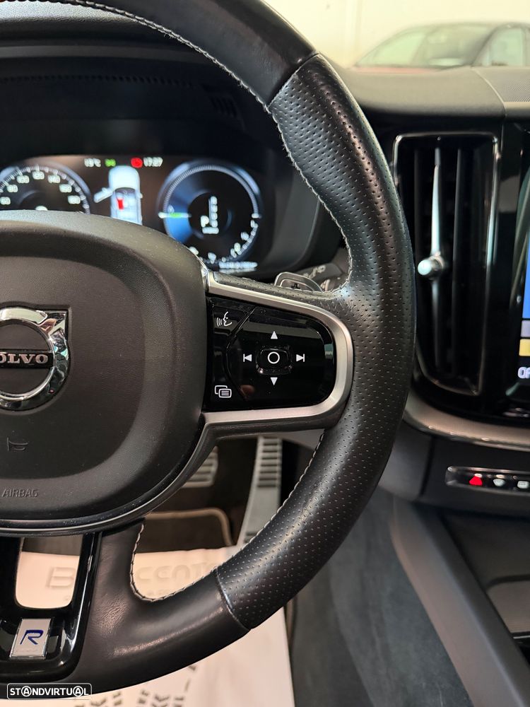 Volvo XC 60 2.0 T8 PHEV R-Design AWD - 14