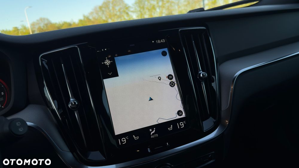 Volvo V60 D4 AWD Geartronic R-Design - 12