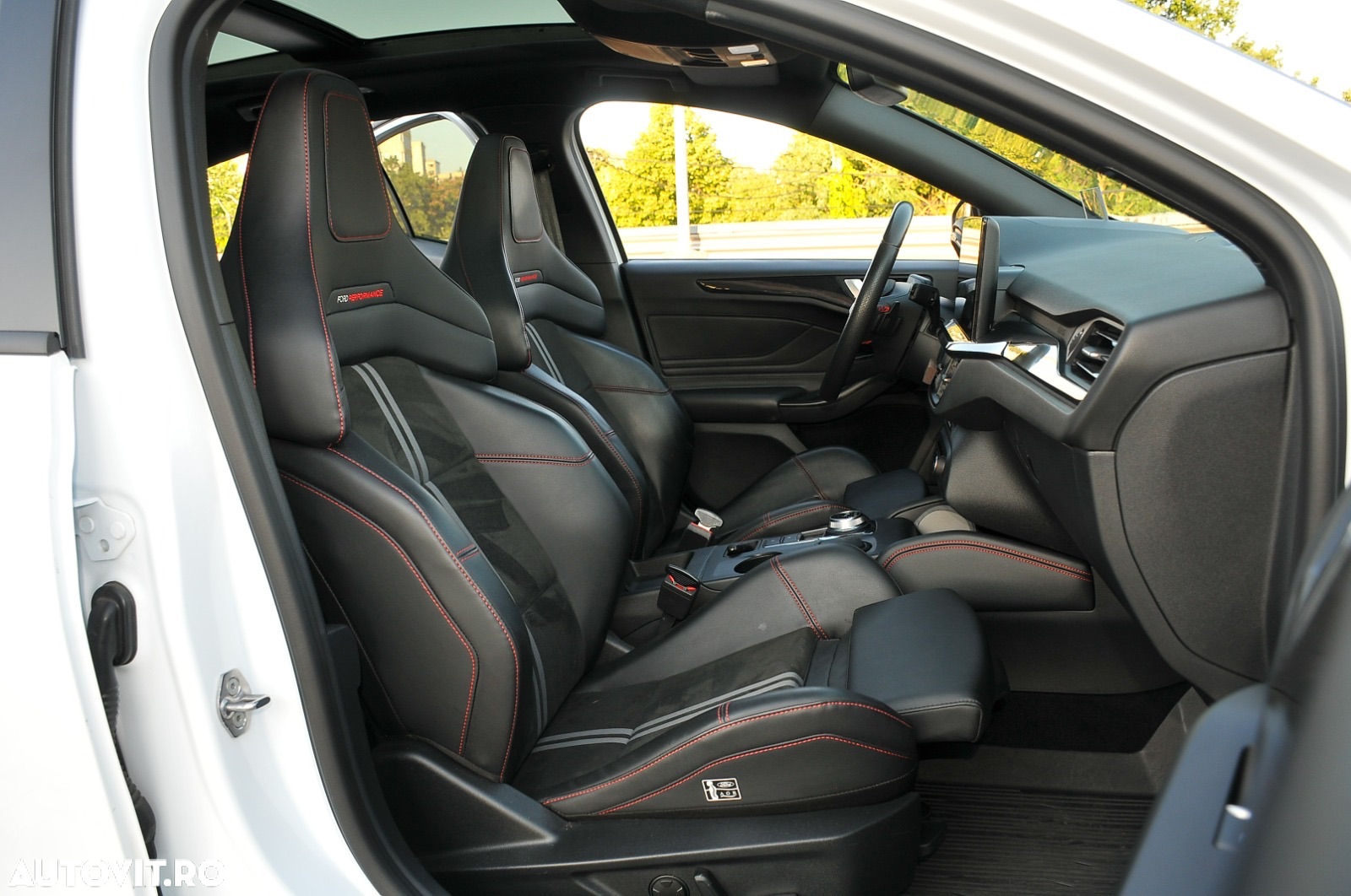Ford Focus 2.3 Ecoboost ST X - 4