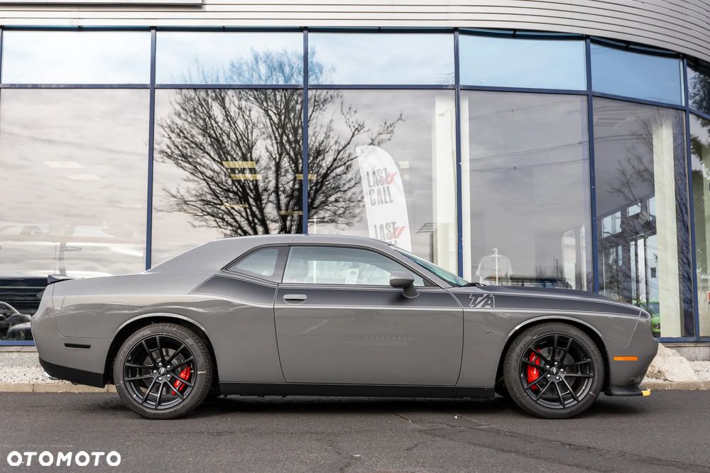 Dodge Challenger - 29