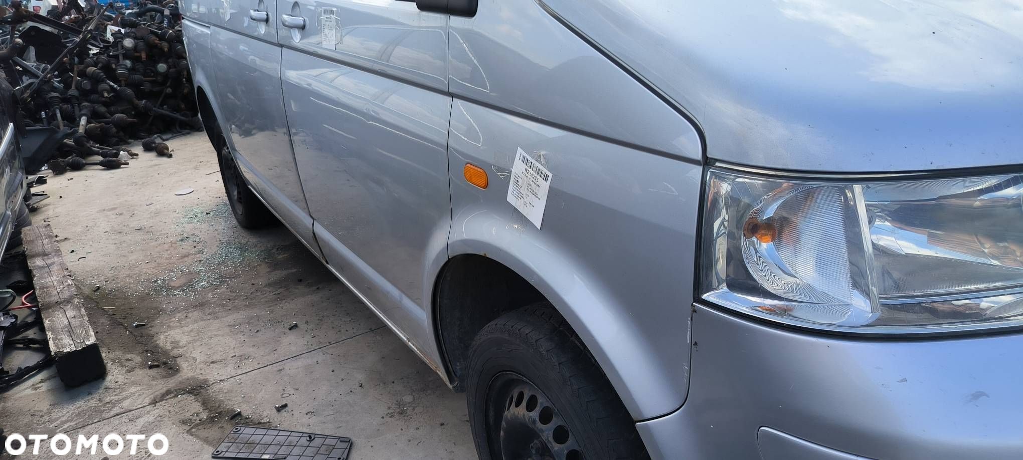 BŁOTNIK PRAWY PRZÓD VOLKSWAGEN TRANSPORTER T5 CARAVELLE - 2