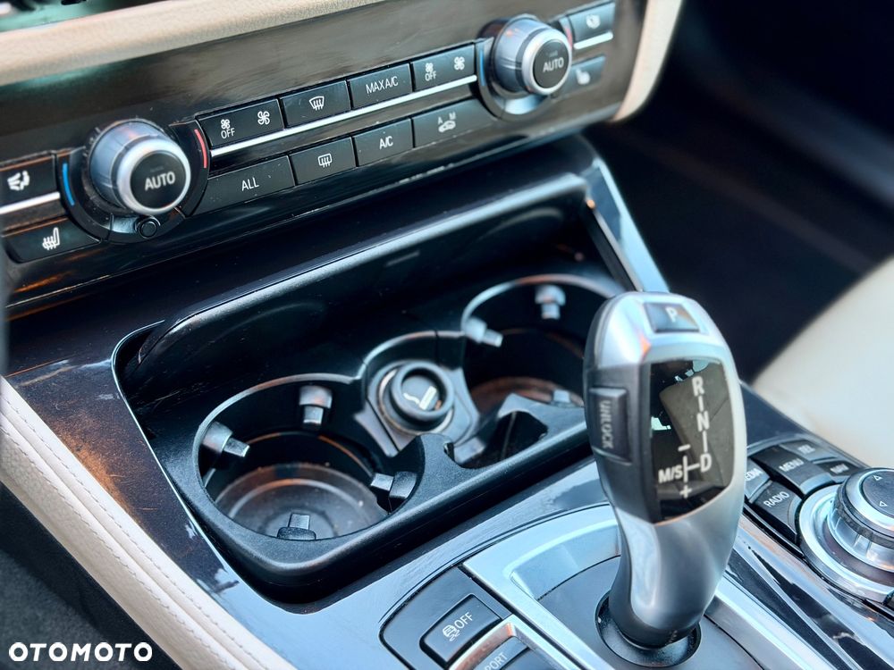 BMW Seria 5 520d - 25