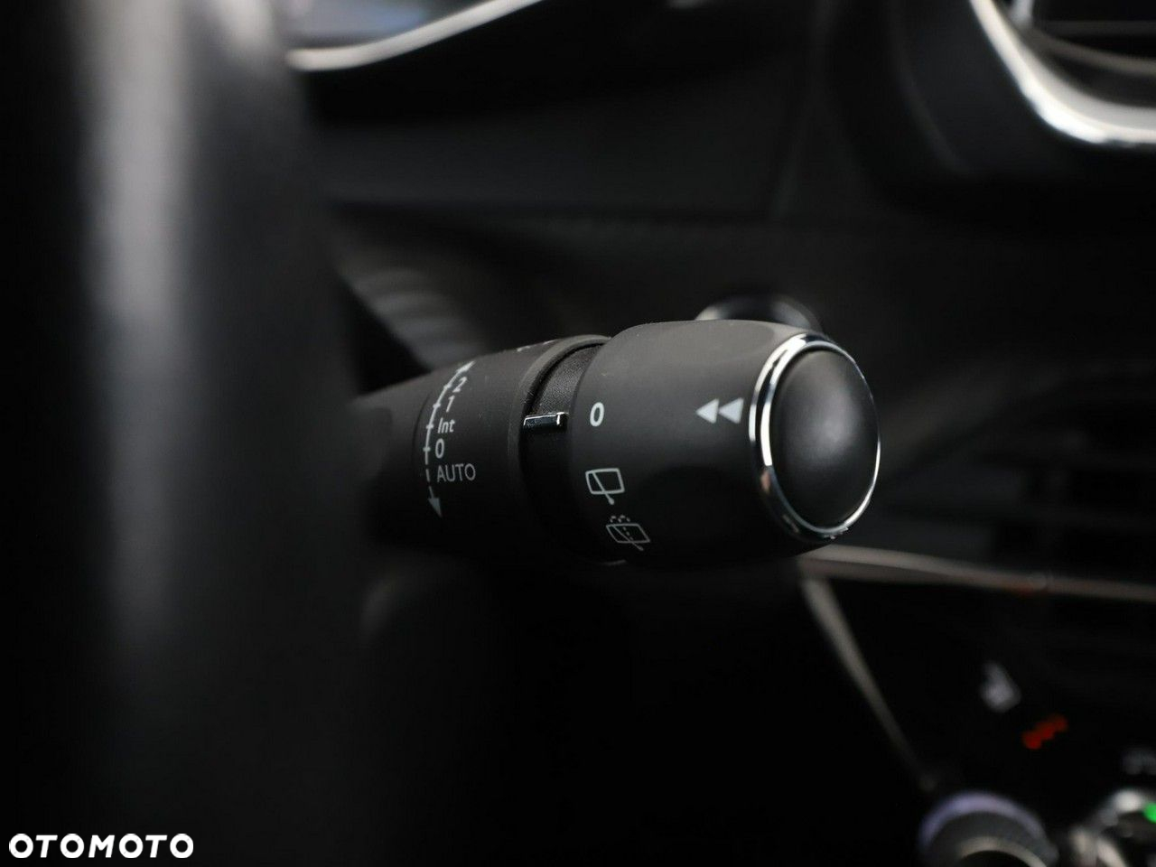 Peugeot 2008 PureTech 130 EAT8 GT - 37